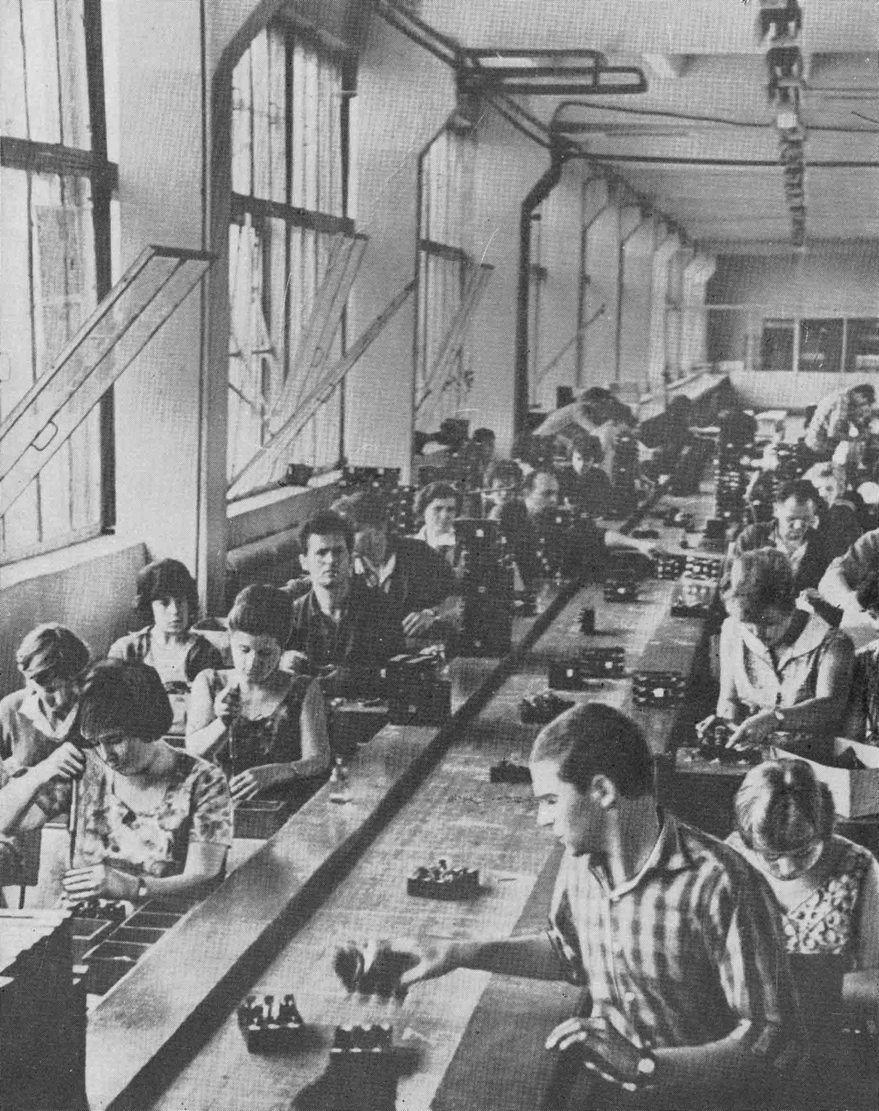 На заводе 40 лет ВЛКСМ